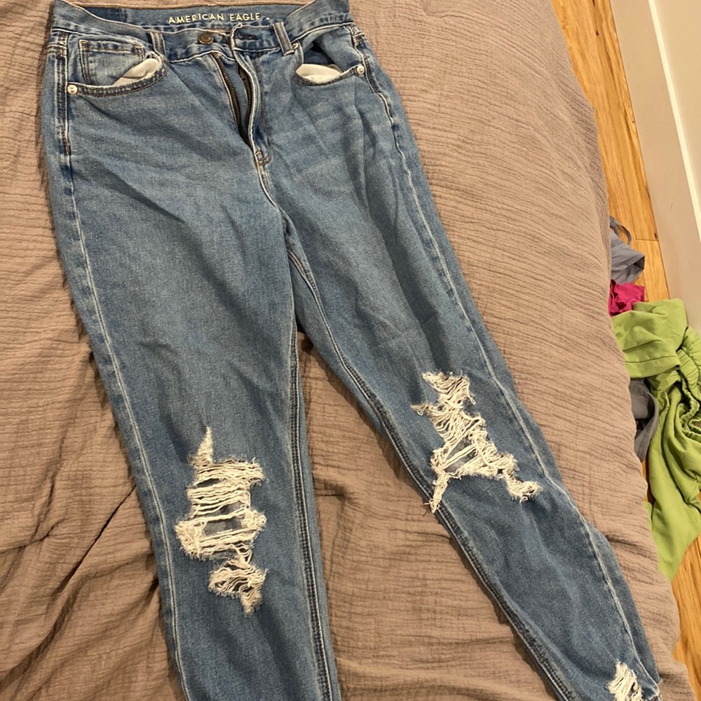 American Eagle mom jeans never worn